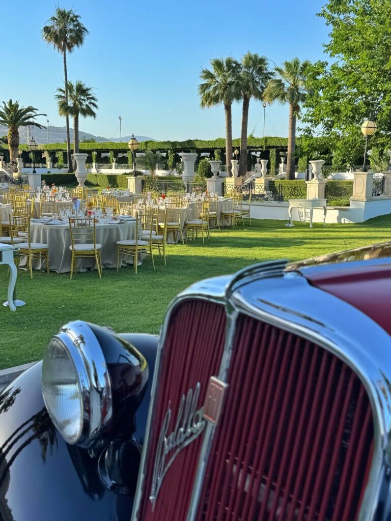 El FIAT Balilla Cabriolet es el coche de boda ideal... y lo estás deseando para la tuya.